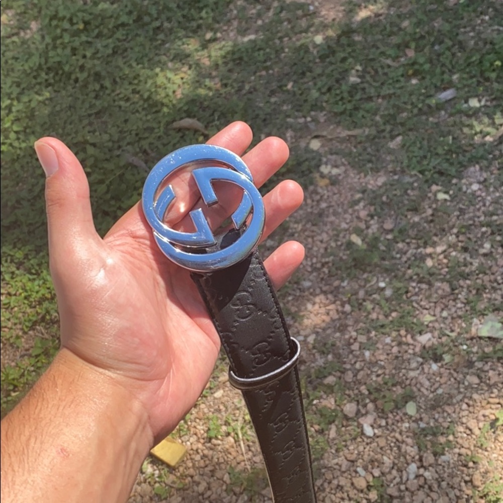 Black Gucci belt